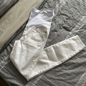 Brand new, never worn GAP Maternity Full Panel Skinny Jeans